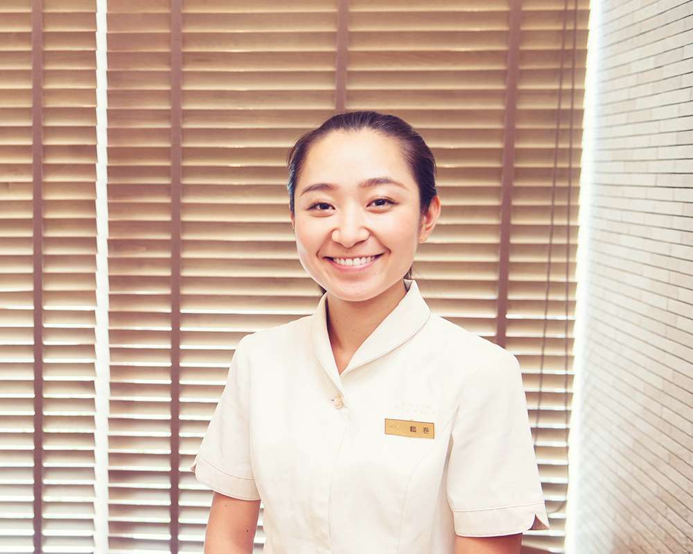 鶴巻 友美